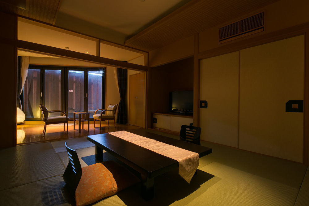 Hotel Shiroyama Yugawara Extérieur photo